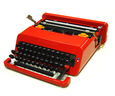 Höchstpreise für Ettore Sottsass dank David Bowie; Foto Folletto at Italian Wikipedia