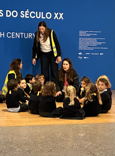 Die Kleinsten in Uniform im Museum --- Lissabon ; Photo Stephan Zilkens